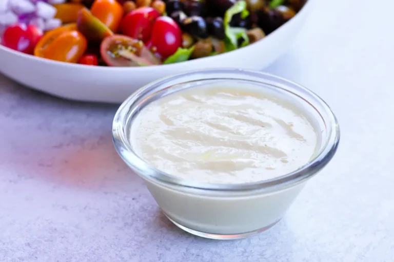 How to Make Garlic Sauce at Home